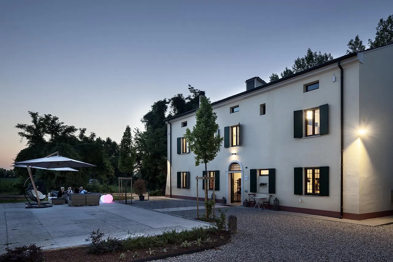 Cascina La Goliarda Hostel Curtatone Italy