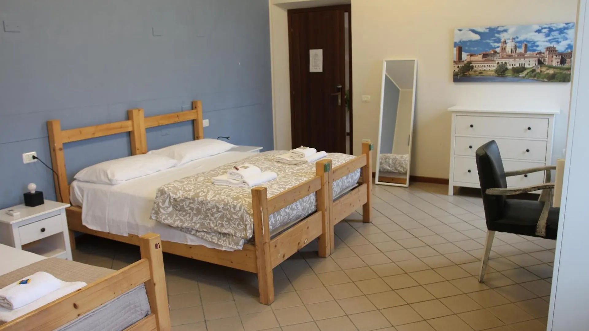 Cascina La Goliarda Hostel Curtatone Italy